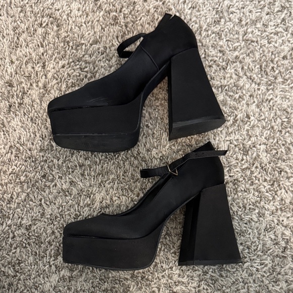 Nasty Gal Black Platform Mary Jane Shoes - Picture 4 of 8